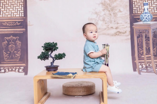 萍乡女宝宝换尿布 萍乡女宝宝换尿布